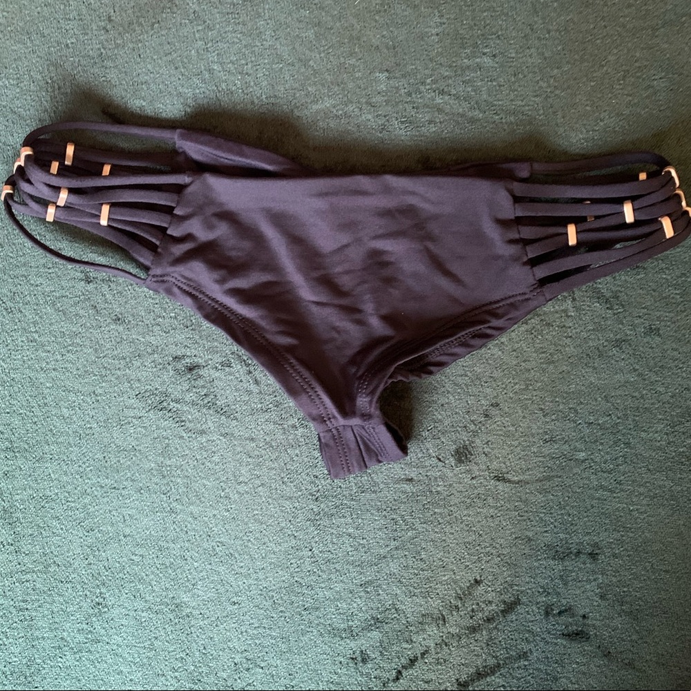Vitamin A cheeky bikini bottom (NWOT)